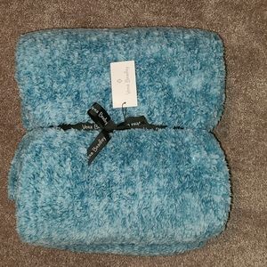 NWT Vera Bradley Teal Fluffy Fleece Blanket